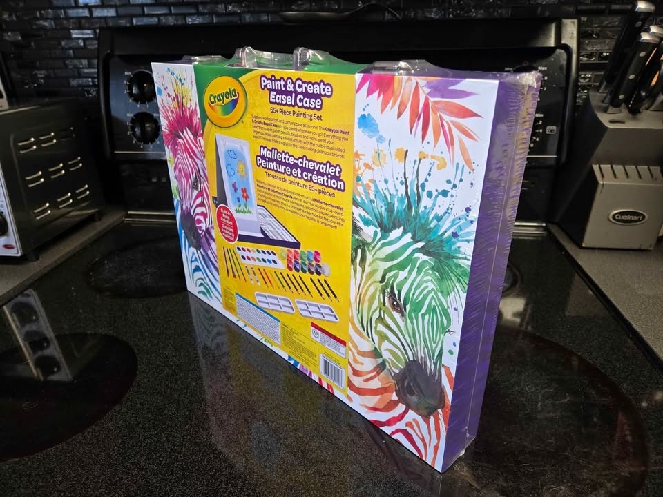 Brand New Crayola Paint and Easel Set - photo 3