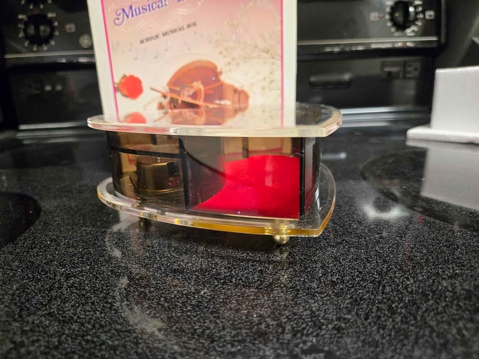 Brand New Heart Music Jewellery Box - photo 4