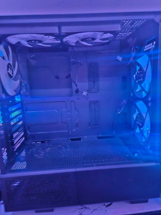 Thermaltake Case & 360 AIO Liquid Cooler