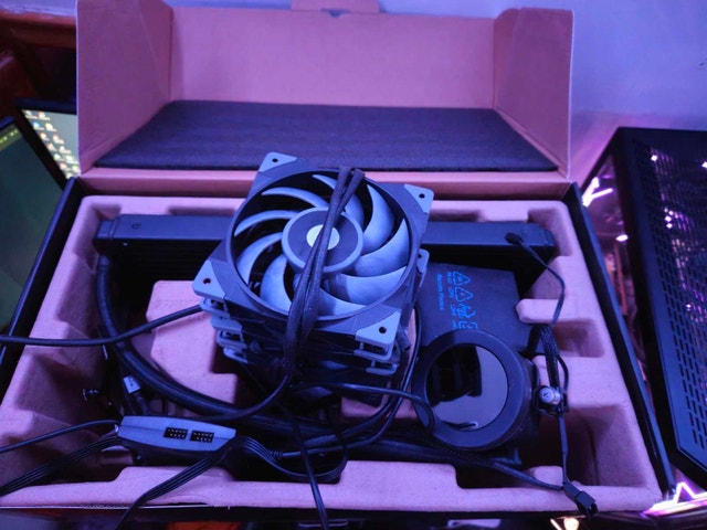 Thermaltake Case & 360 AIO Liquid Cooler - photo 3