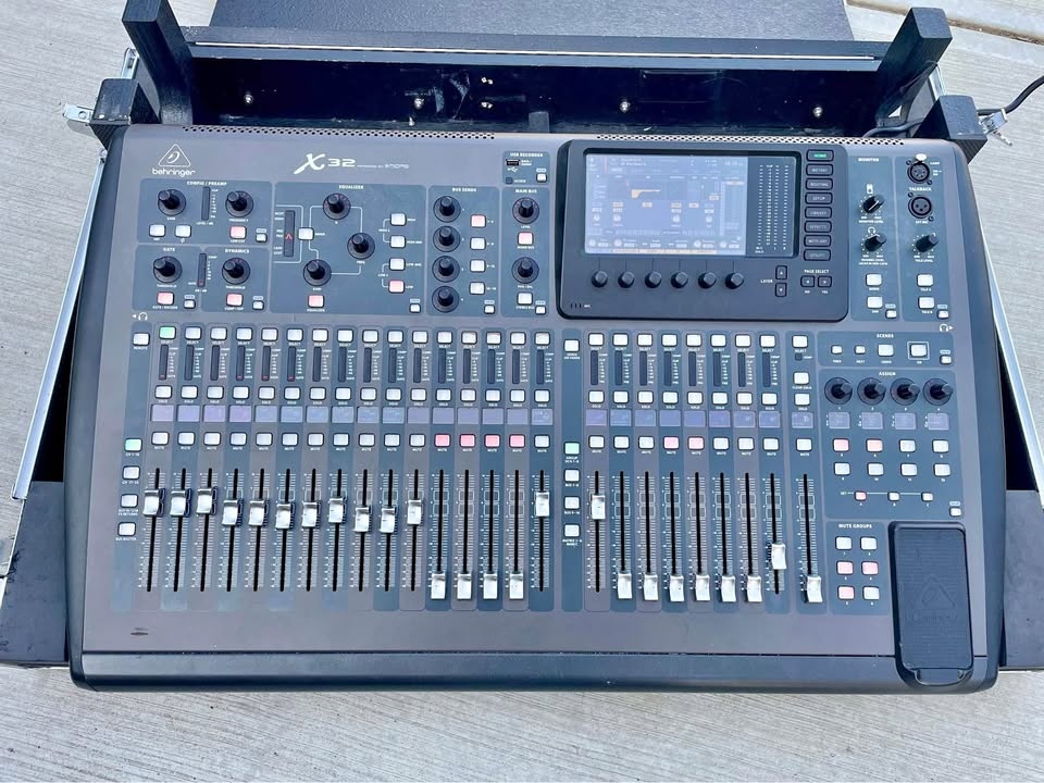 Behringer X32 Digital Console With Road Case