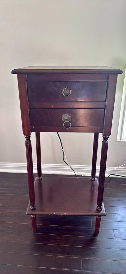 Dark wood side table 2 drawers