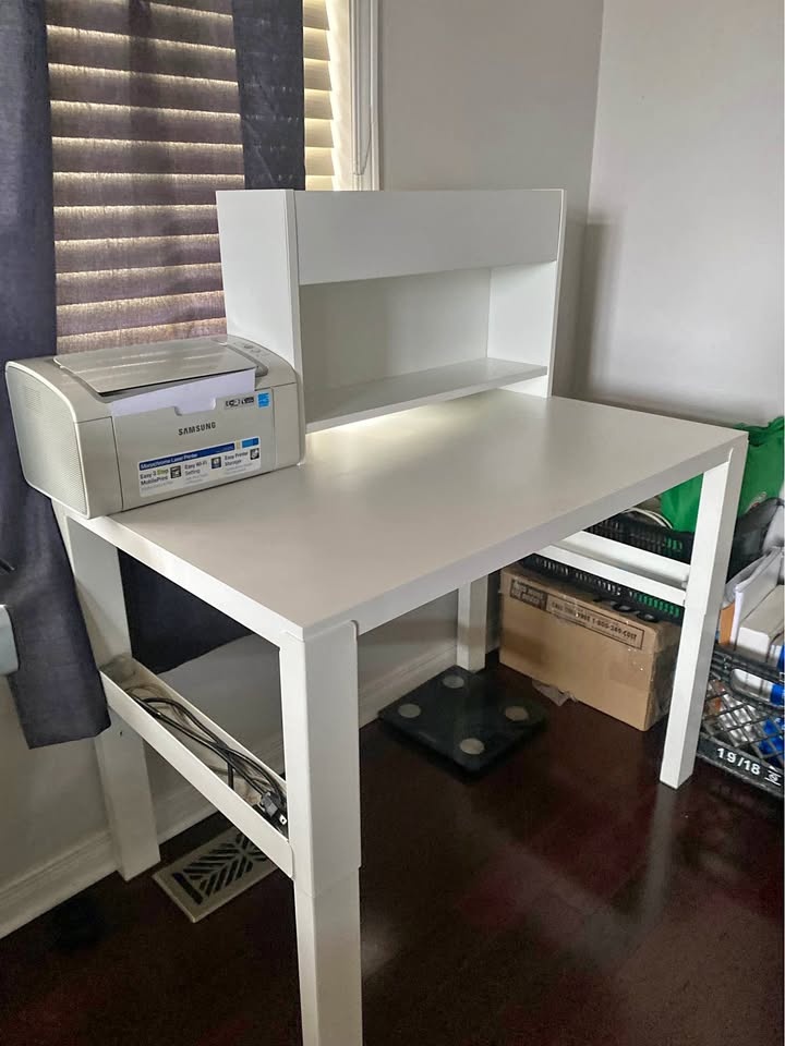 White desk for sale
