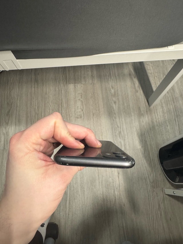 iPhone 11 64 GB Black - photo 4