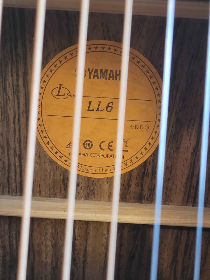 LIKE NEW!! Yamaha LL6 ARE acoustic-electric guitar package - photo 2