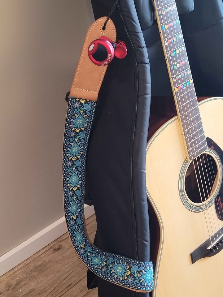 LIKE NEW!! Yamaha LL6 ARE acoustic-electric guitar package - photo 5