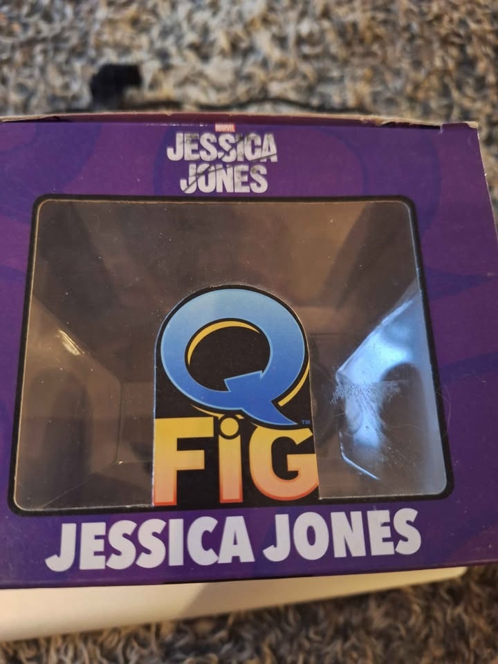 QmX Q Figure Jessica Jones - photo 3
