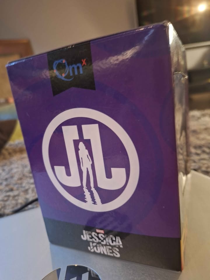 QmX Q Figure Jessica Jones - photo 4