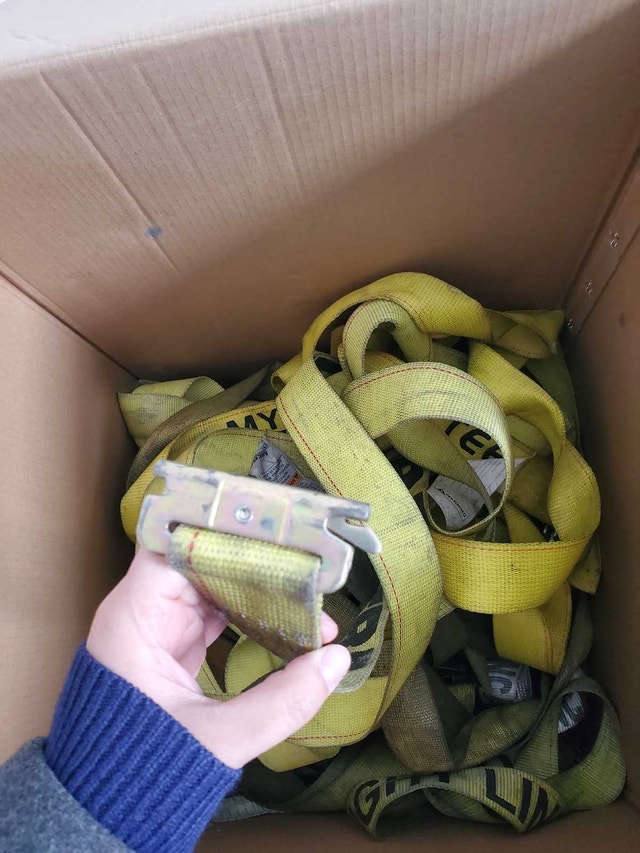 Box of truck ratchet straps - photo 3