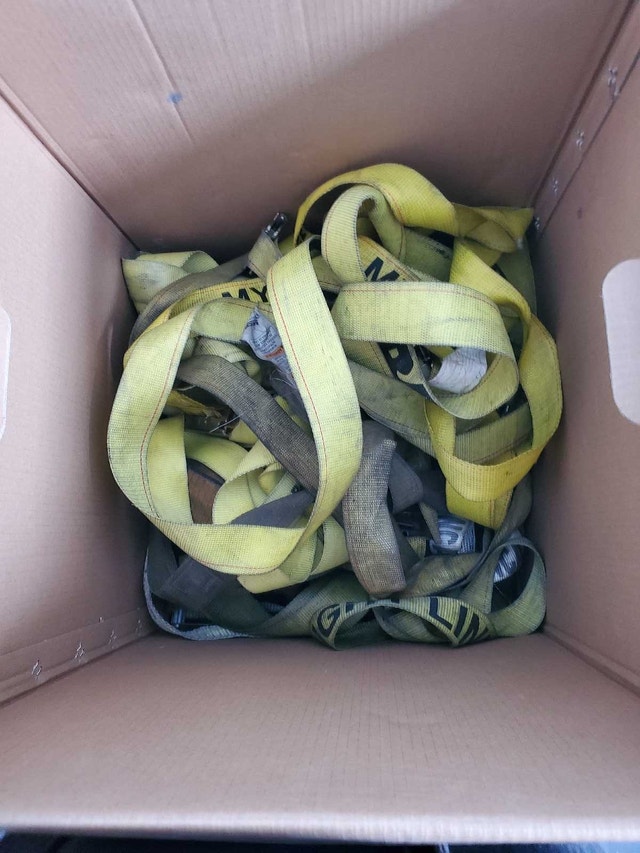 Box of truck ratchet straps - photo 4