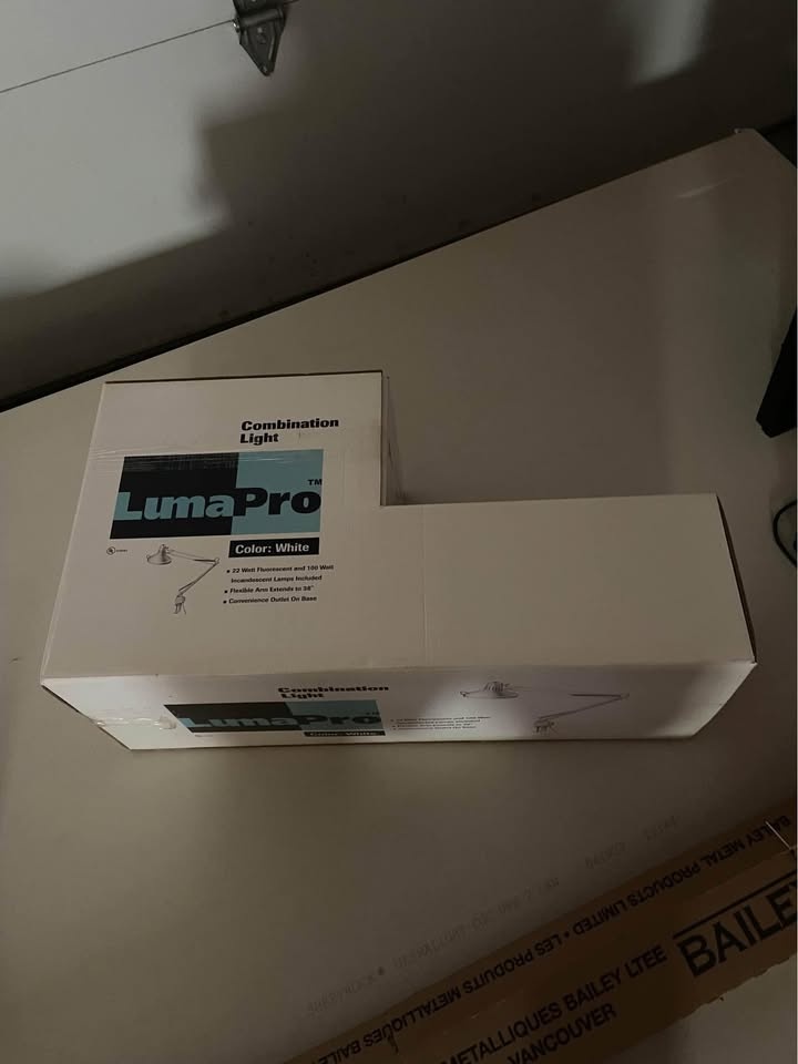 White Adjustable Desk Lamp - photo 2