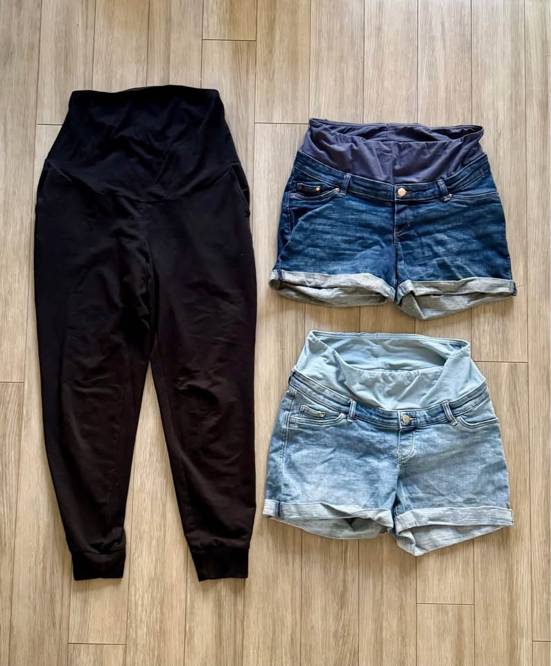 Maternity and Nursing Clothes Bundle - photo 3