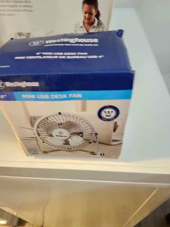 MINI USB DESK FAN - photo 3