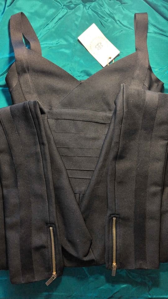 Bella Barnett Bandage Jumpsuit - New With Tag - Size S - photo 2