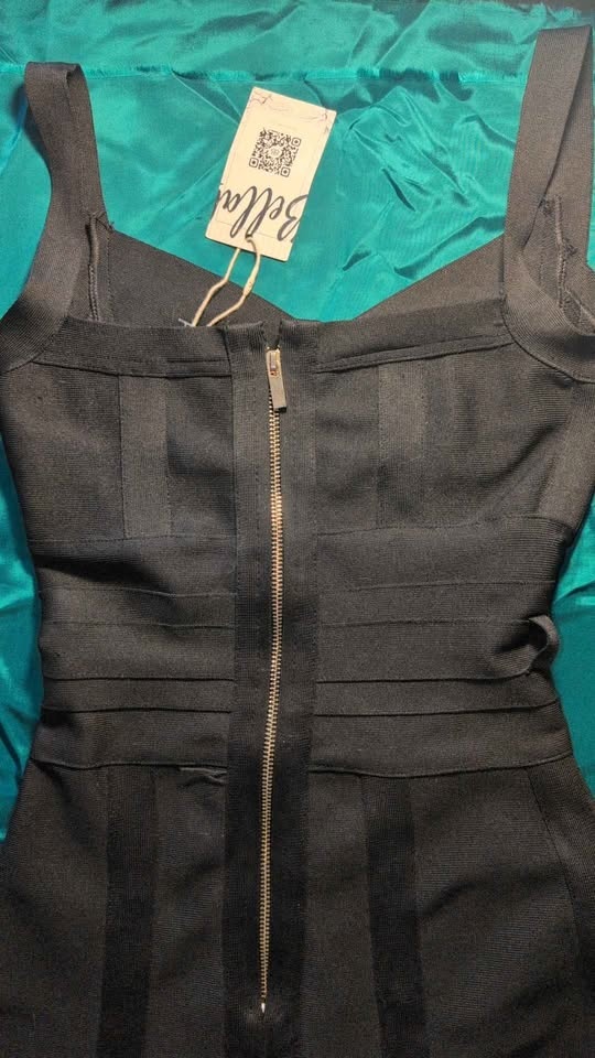 Bella Barnett Bandage Jumpsuit - New With Tag - Size S - photo 3