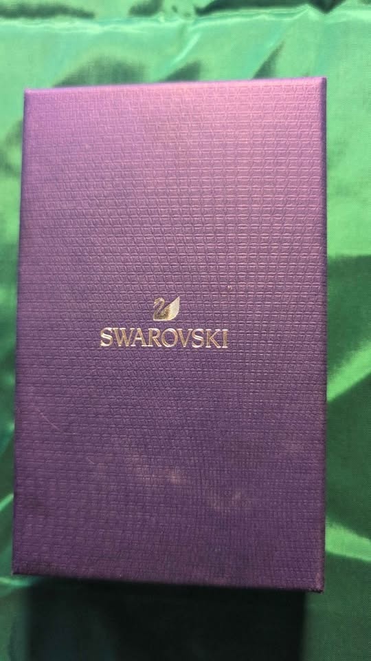 Authentic Swarovski Crystal Necklace – With Original Box - photo 4
