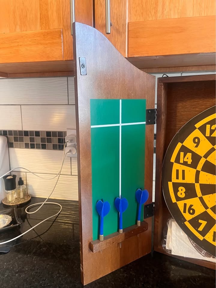 90s Kings Head Pub Vintage Dart Board Cabinet Complete Set - photo 4