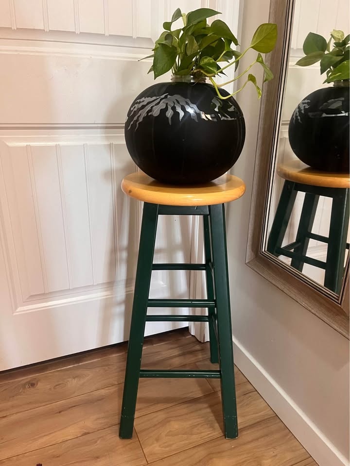 Wooden Green Stool / Plants Stand - photo 3