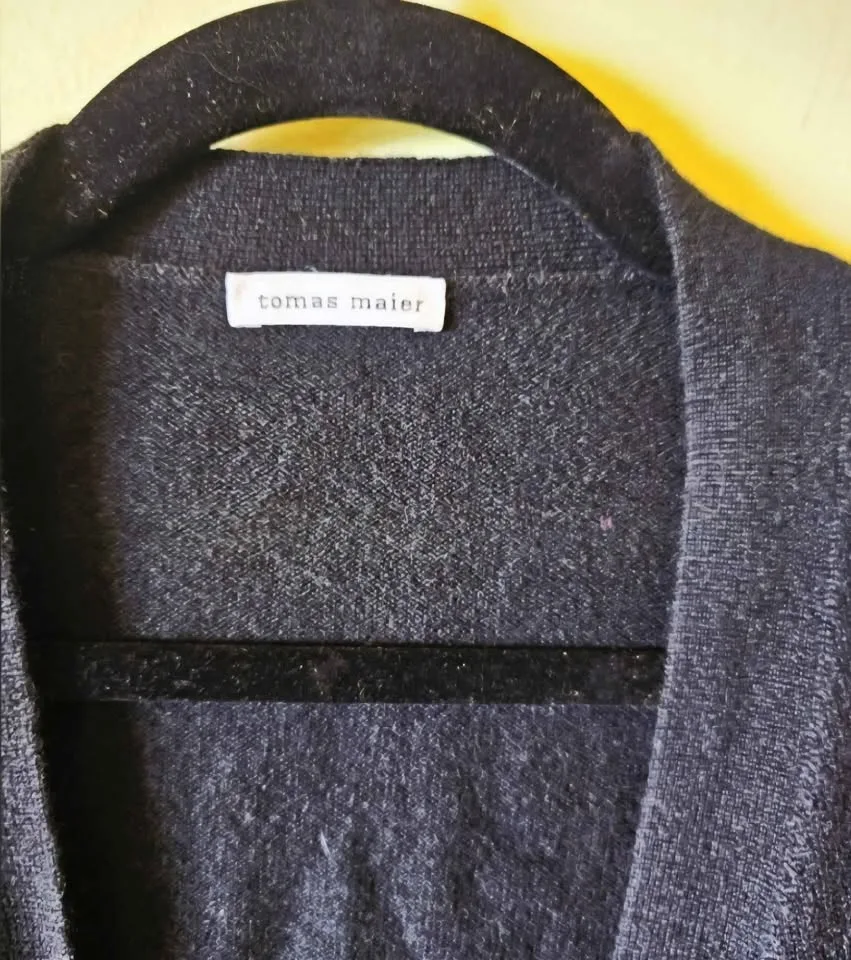 Size 0 Cashmere Thomas Maier High Low Black Cardigan image indicator(4)