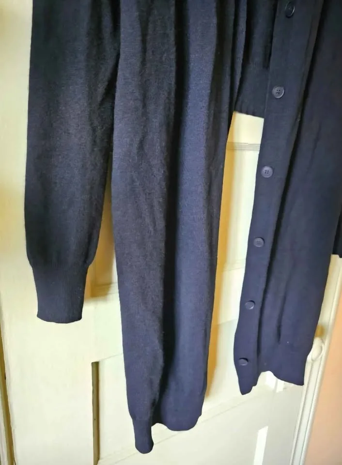 Size 0 Cashmere Thomas Maier High Low Black Cardigan image indicator(6)