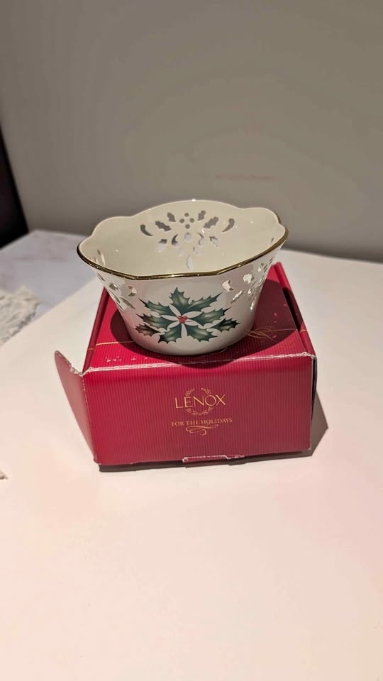 Lenox Holiday Pierced Bowl