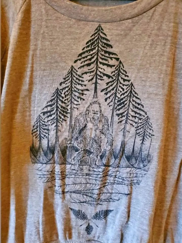 Size M Bigfoot sweater thumbnail