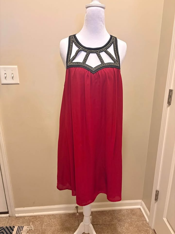 Maroon short dress with great neckline