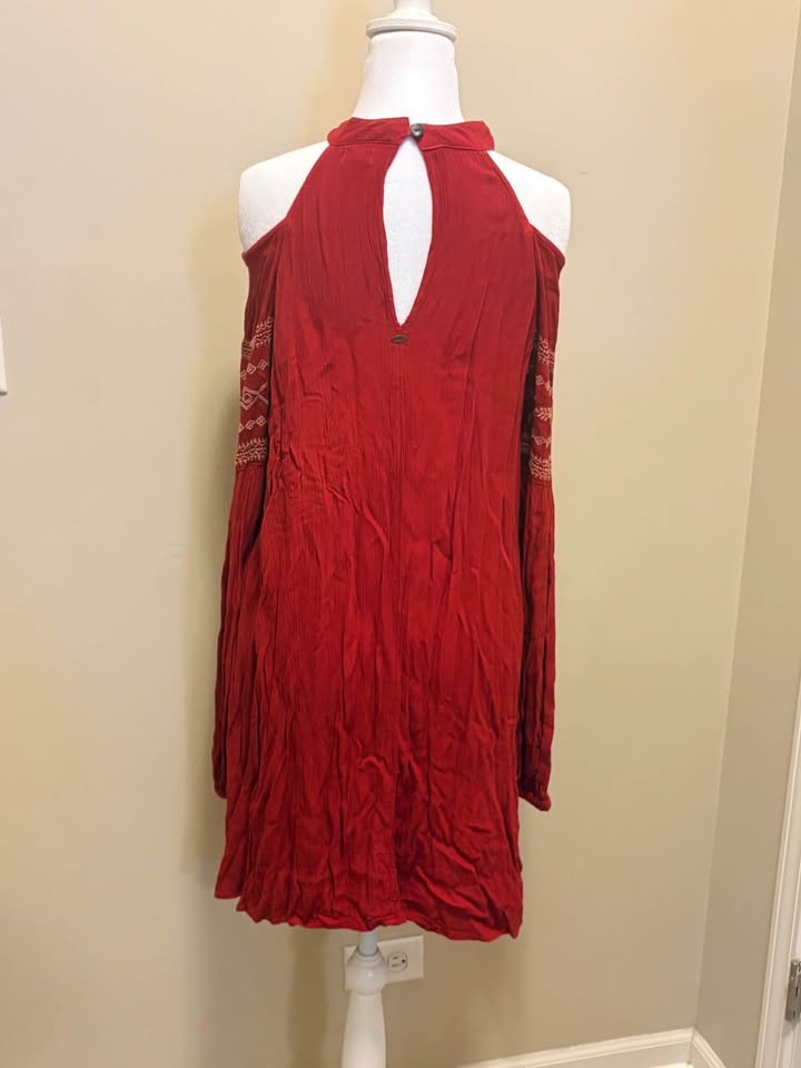 Red dress- short length. Peekaboo shoulder boho style - photo 2