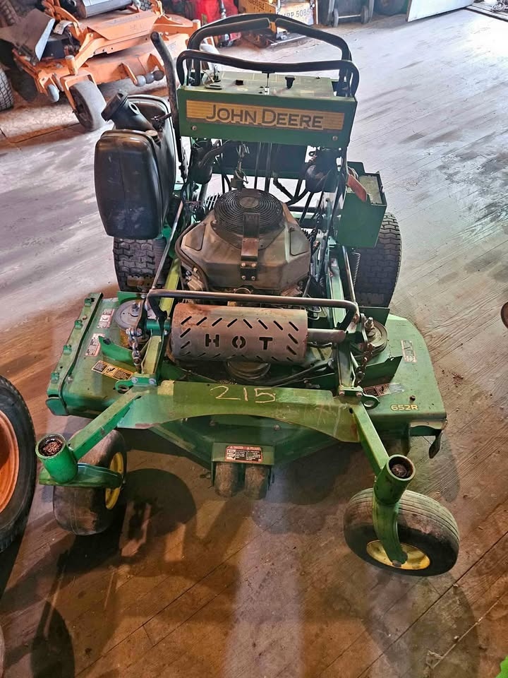 John Deere 652r for parts or repair..