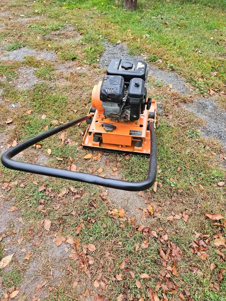 Mikasa Plate Compactor Model MVC90 - photo 4