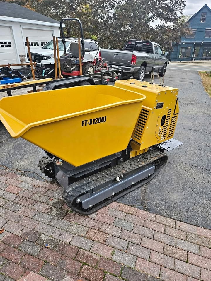 Tracked Stand on Swivel Dump tractor. Mud Buggy Brand new!!