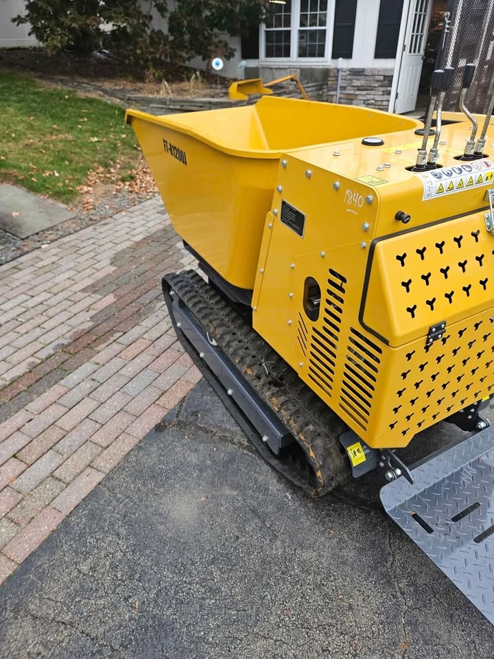 Tracked Stand on Swivel Dump tractor. Mud Buggy Brand new!! - photo 4