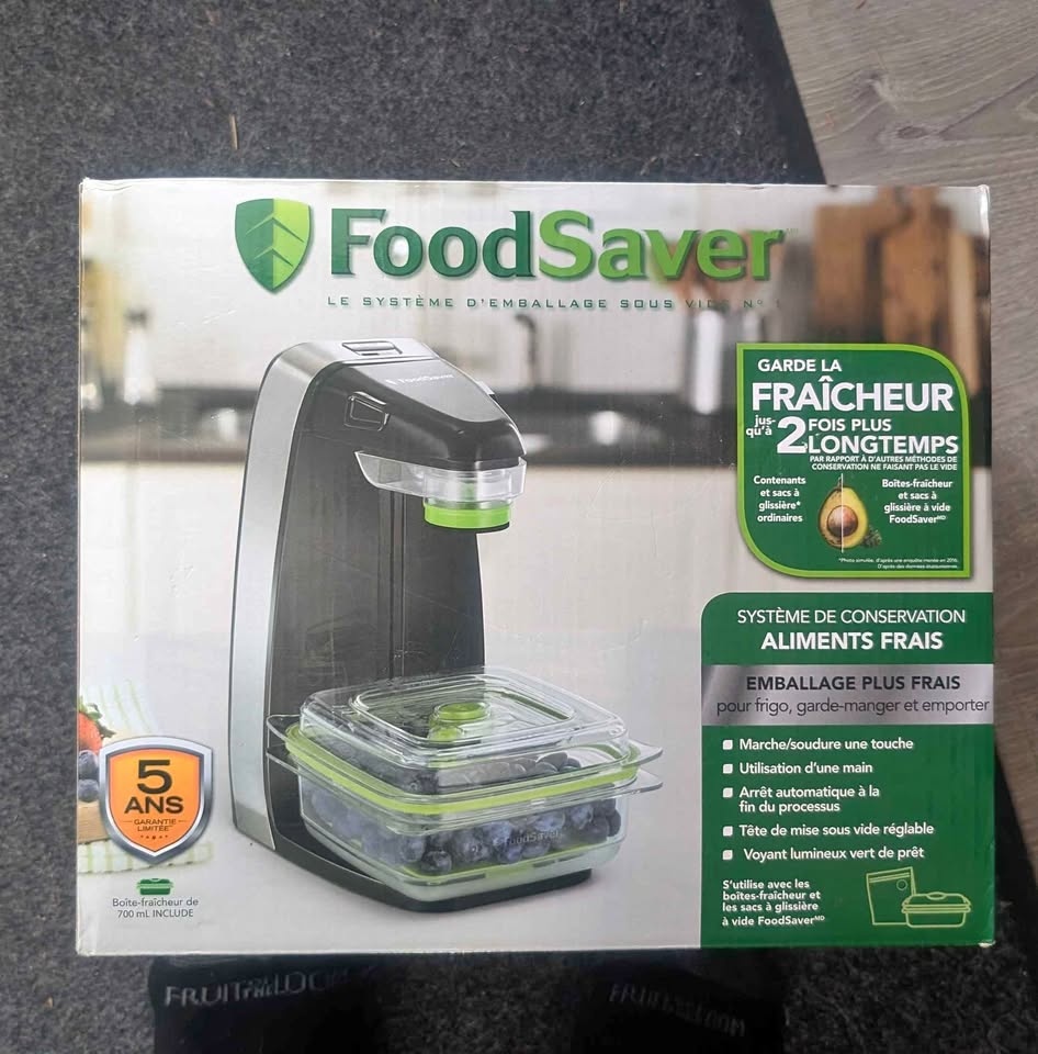FoodSaver Vacuum Sealer Fresh System - Store Price $230