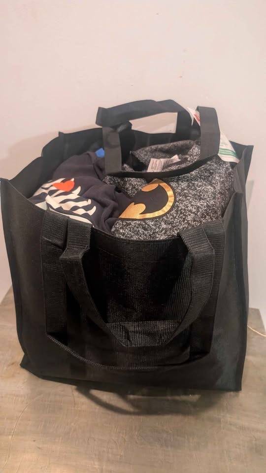 Baby boy 18-24 months clothes bundle - photo 2
