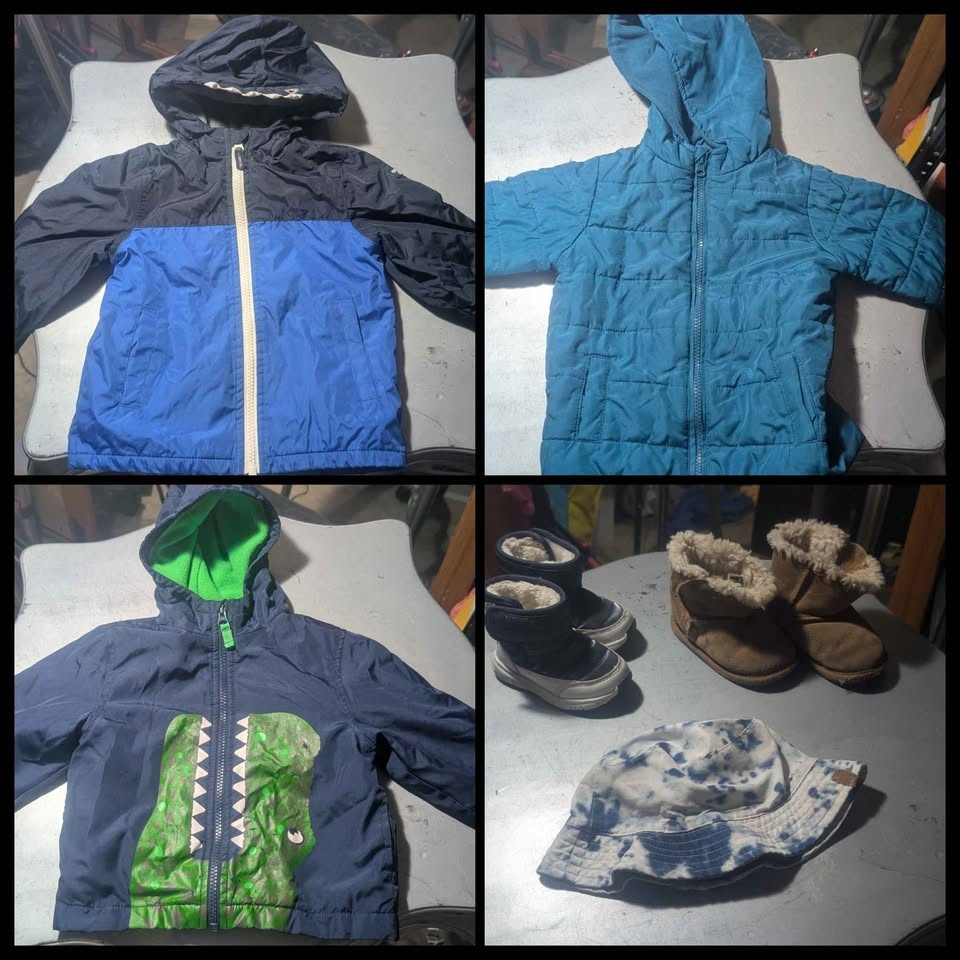 Baby boy 18-24 months clothes bundle - photo 4