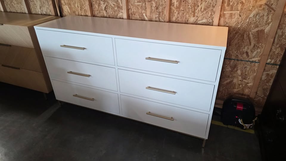 White & Gold 6-Drawer Dresser - photo 4