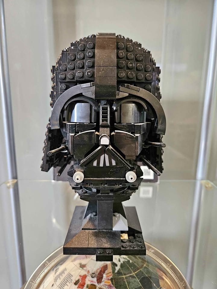 LEGO Star Wars Darth Vader Helmet 75304