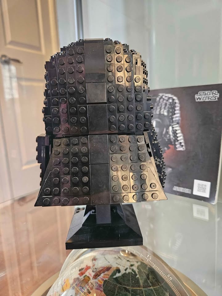 LEGO Star Wars Darth Vader Helmet 75304 - photo 5