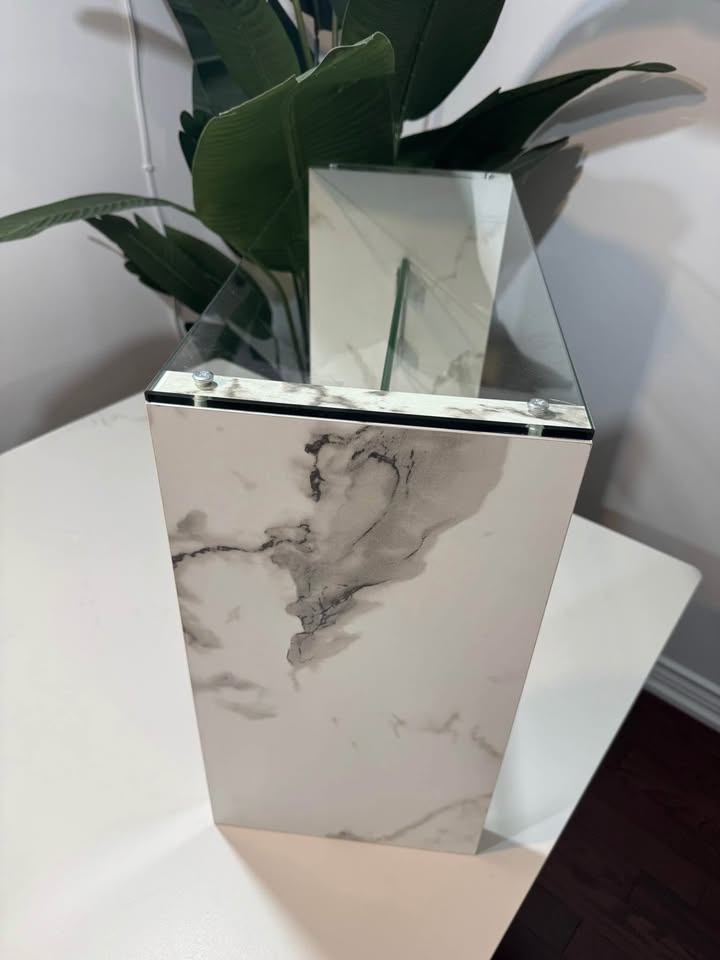 Allegonda 24.25" Tall C End Table - photo 3