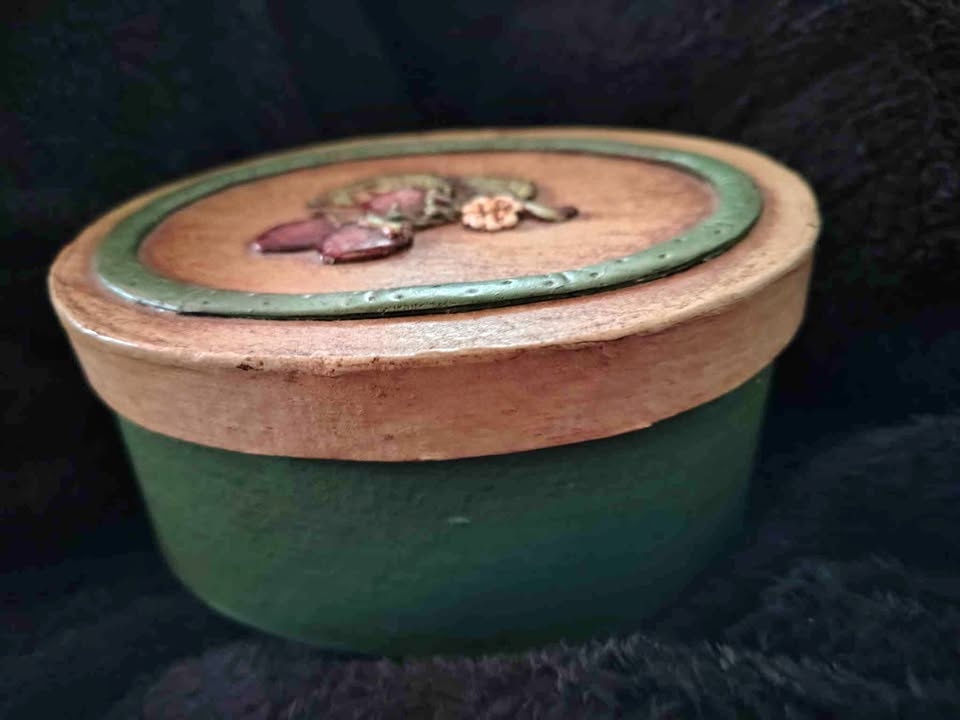 Vintage-style pottery covered box