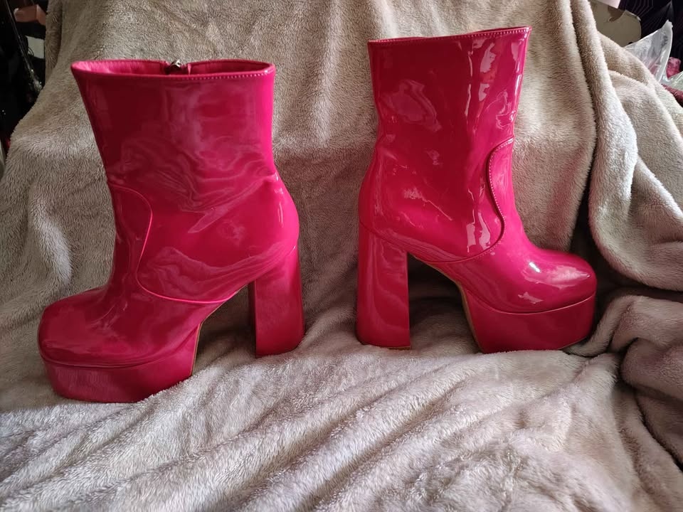 NEW Fuchsia Patent Platform Ankle Boots - Size 8 (Fits 8) - photo 2