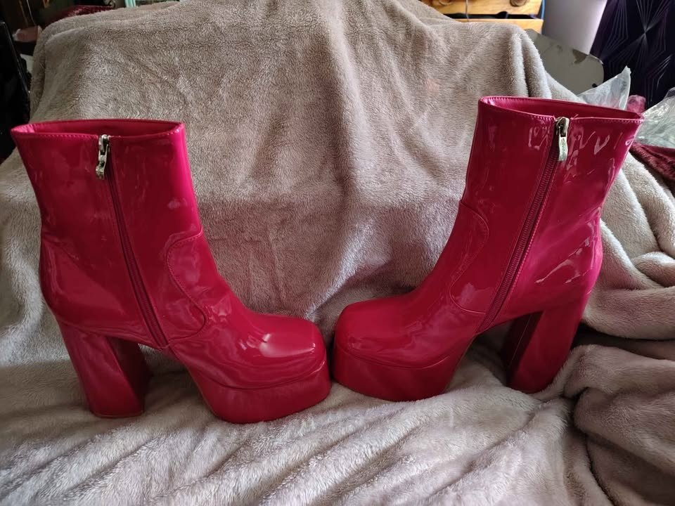 NEW Fuchsia Patent Platform Ankle Boots - Size 8 (Fits 8) - photo 3