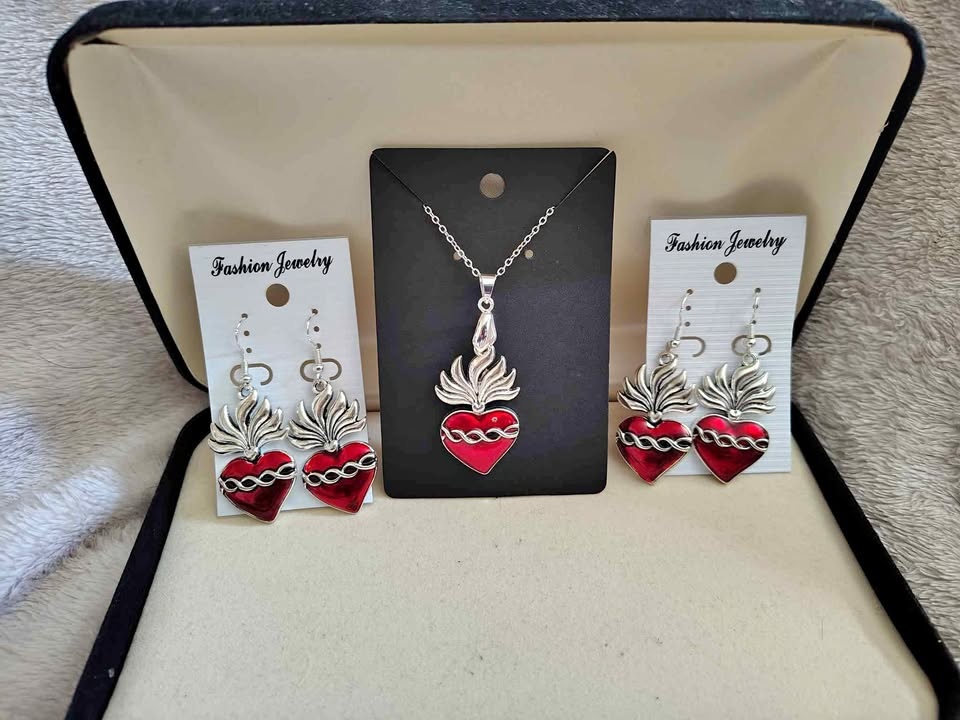 New Handmade Sacrificed Heart Necklace & Earrings