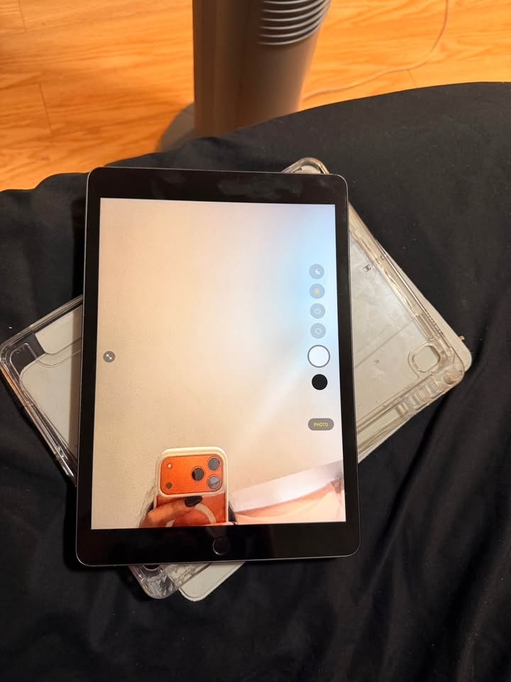 Apple iPad 9th Generation - photo 3