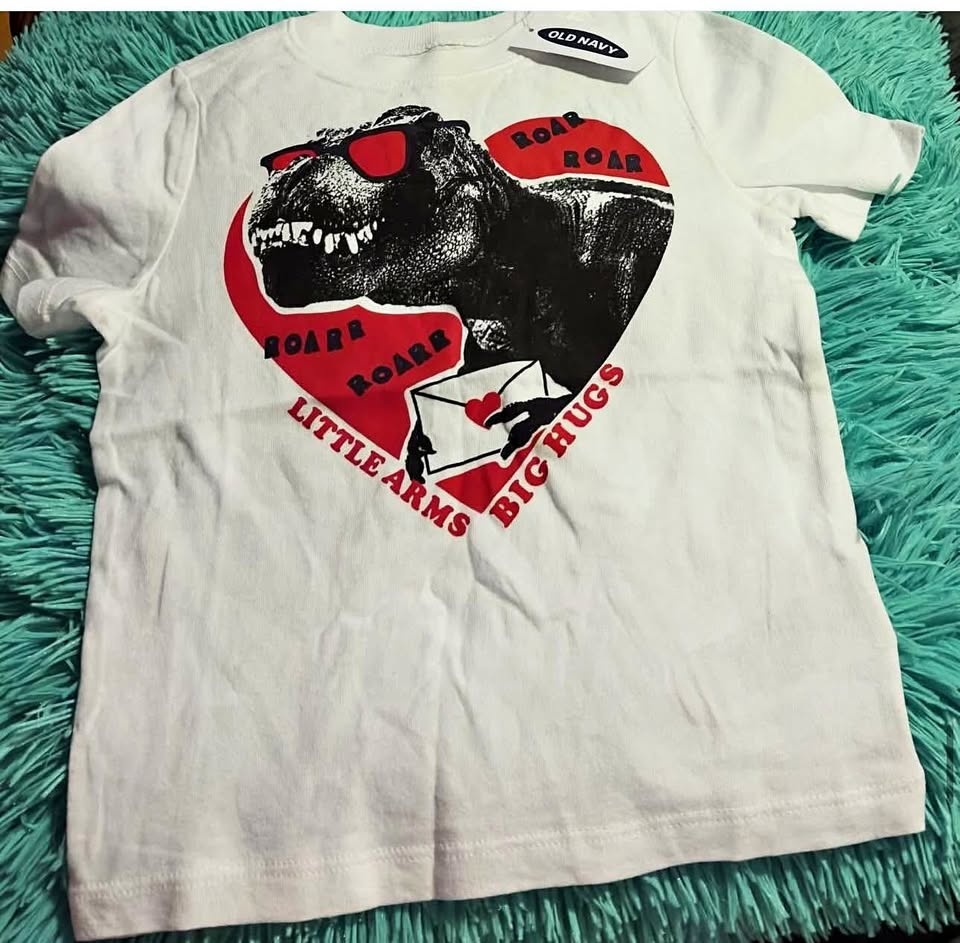 BOYS TSHIRT SIZE:2T PRICE:$15