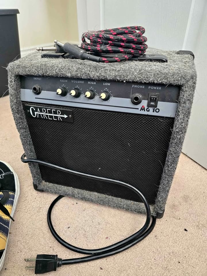 Career Practice Amp + Guitar Cable