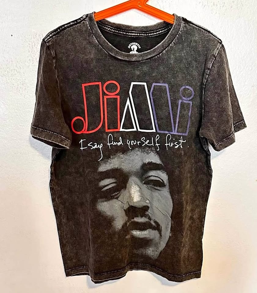 BOYS TSHIRT SIZES MEDIUM & LARGE PRICE:$35