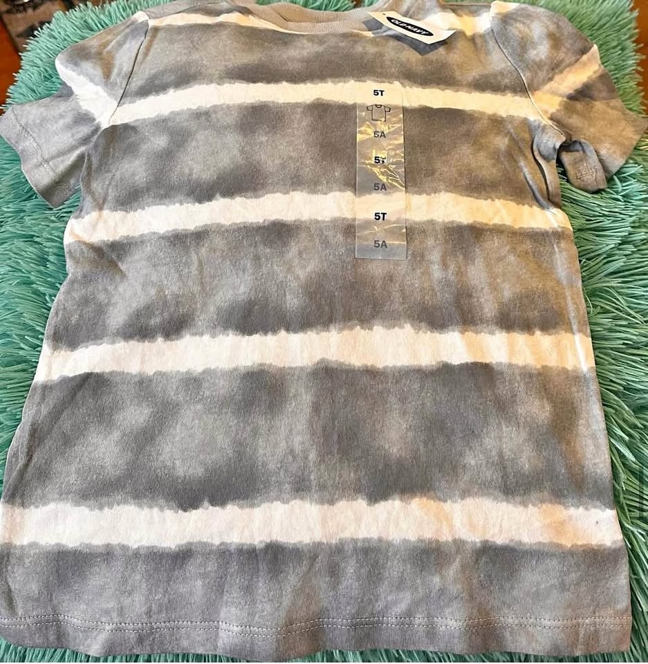 BOYS TSHIRT SIZE:5T PRICE:$20