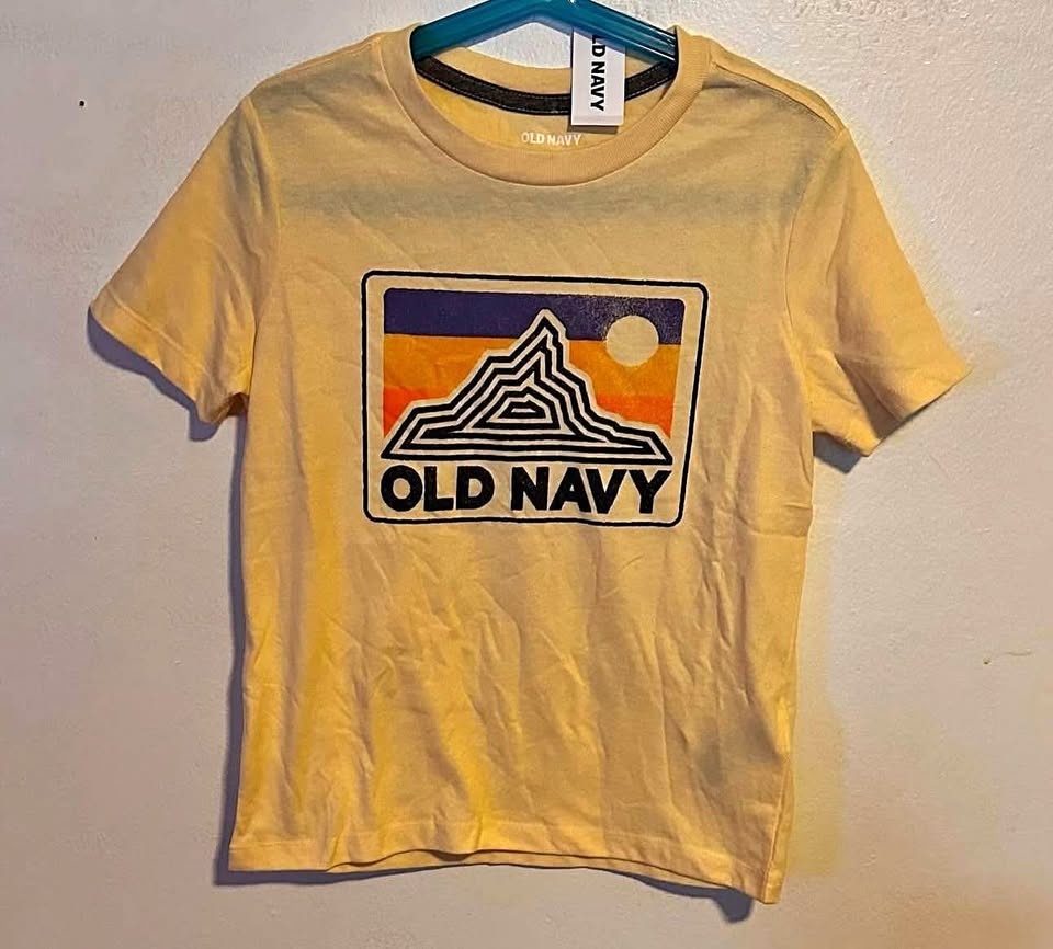 BOYS TSHIRT SIZE:SMALL PRICE:$15
