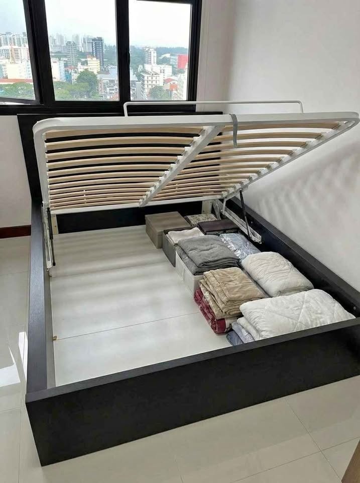 🇨🇦 IKEA Queen Storage Bedframe